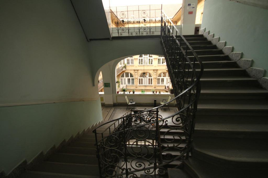 2Night Hostel Budapeşte Dış mekan fotoğraf