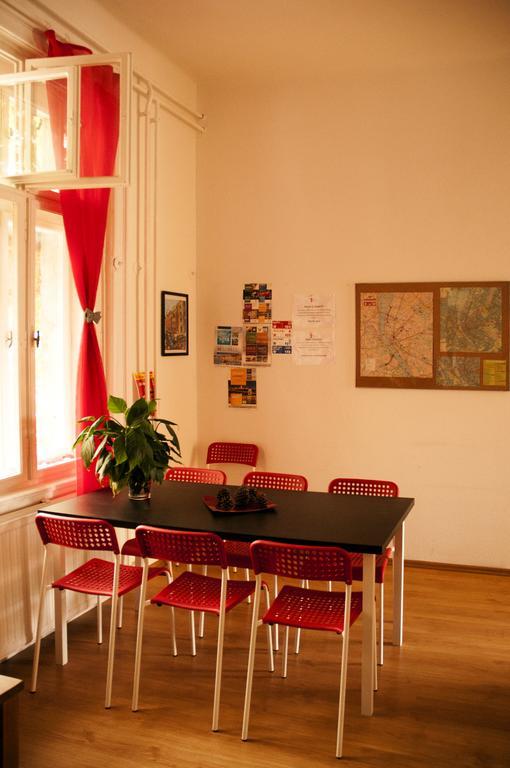 2Night Hostel Budapeşte Dış mekan fotoğraf